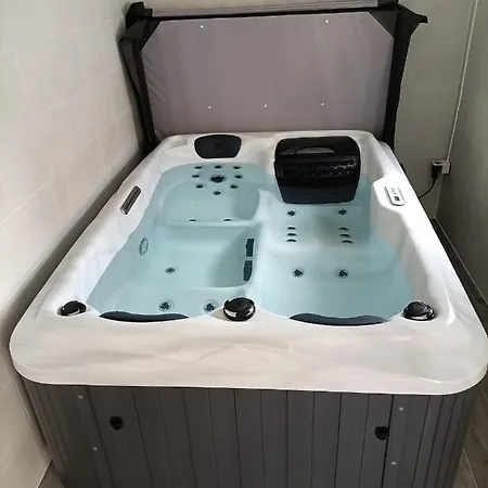 Bed & Breakfast La Grimodiere En Rez De Chaussee Ranville